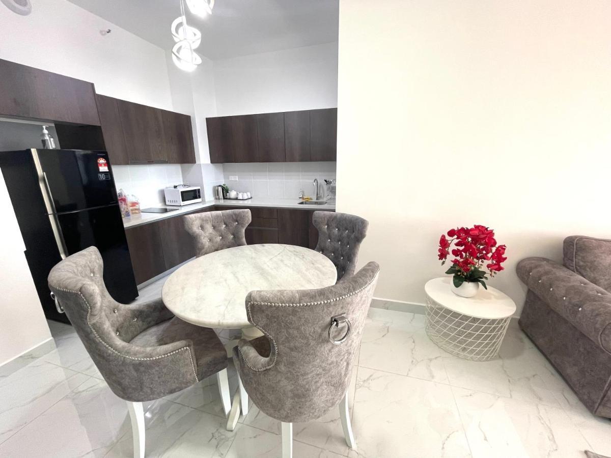 Deena Suite At Troika ,Кота-Бару Экстерьер фото